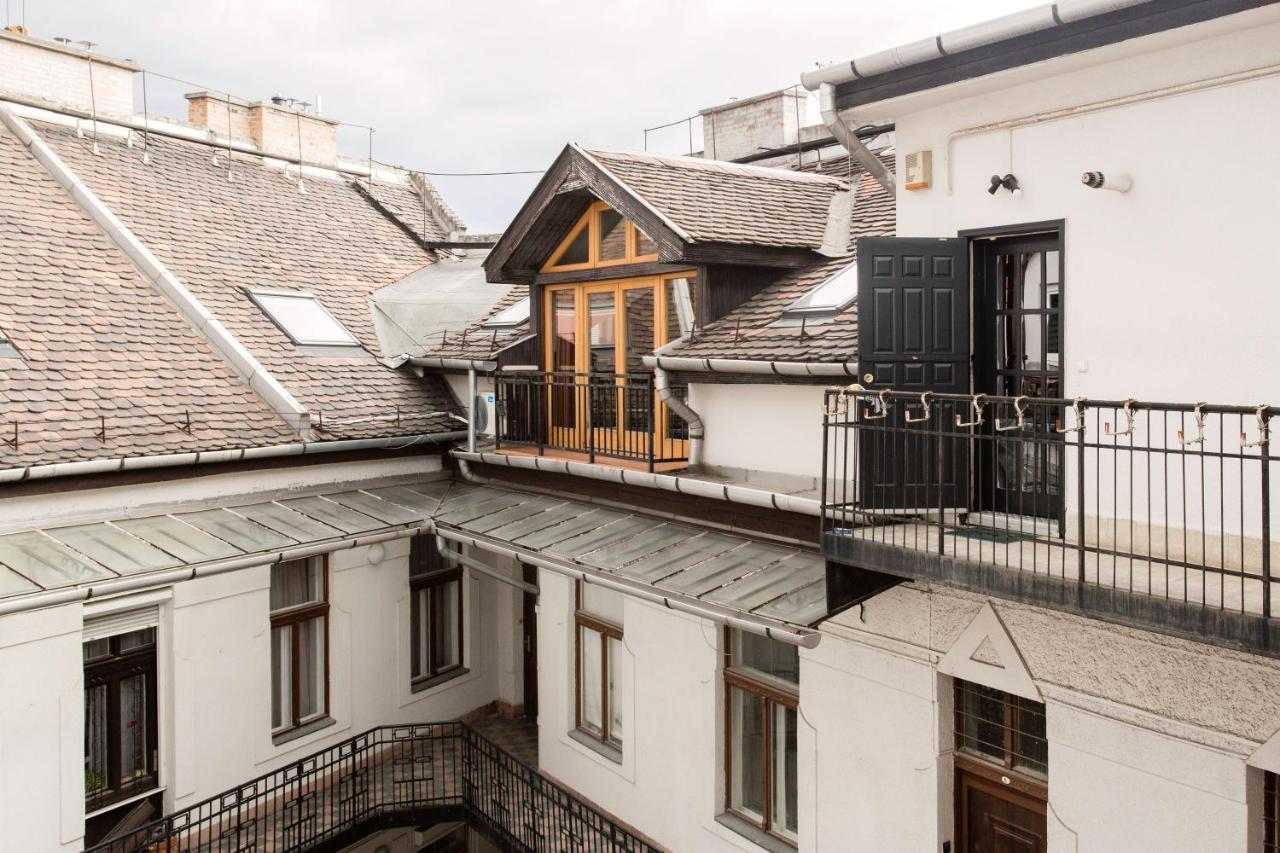 Cecile's Central, Gastro Str, Wifi, 2 Bed And 2 Bathrooms Lejlighed Budapest