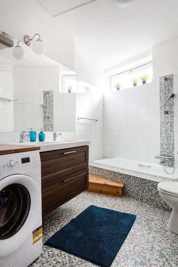 Lejlighed Cecile's Central, Gastro Str, Wifi, 2 Bed And 2 Bathrooms *