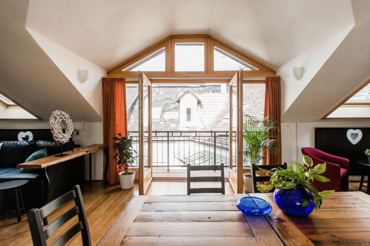 Lejlighed Cecile's Central, Gastro Str, Wifi, 2 Bed And 2 Bathrooms *