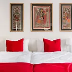 Cecile\'S Central, Gastro Str, Wifi, 2 Bed And 2 Bathrooms